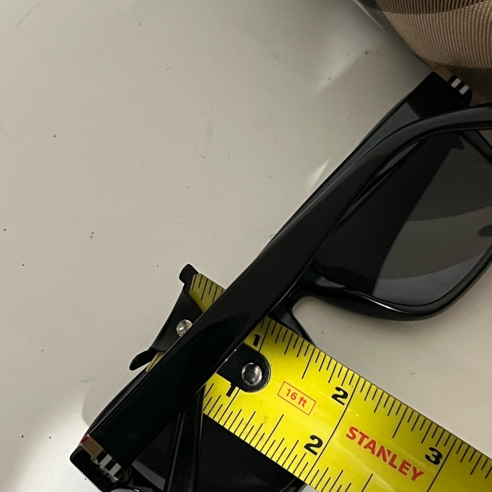 Burberry Black Sunglasses with Red Accent and Tortoiseshell Case Trim polarized - Picture 16 of 16